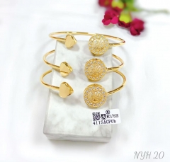 Simple model earring