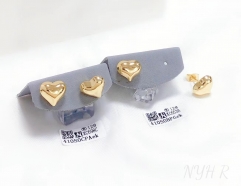 Glossy heart model fine stud earring