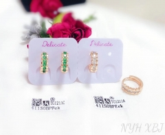 Green/whiter zircon shiny earring