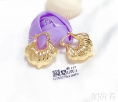 Thread style glossy earring