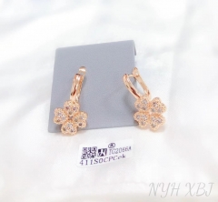 Four leaf clover model zircon earring