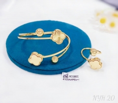 Exquisite four leaf clover style braceler ring set