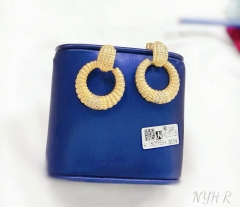 Exquisite hoop stud earring