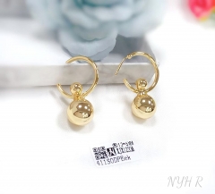 Ball model glossy stud earring