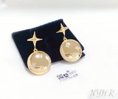 Round model pendant star stud earring