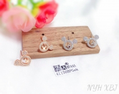 Mickey model fine stud earring