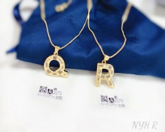 Customized name Q/R with zircon necklace