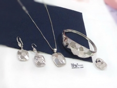 Glossy and zircon fine jewelry set