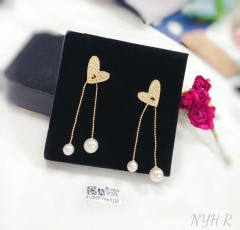 Heart style pearl stud earring