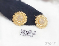 Chrysanthemum model gorgeous stud earrings