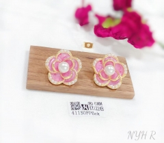 Pink flower model shiny pearl stud earring