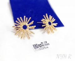 Sumptuous fine stud earring