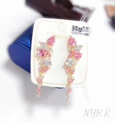 Pink zircon dazzling earring