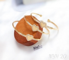 Heart model fashion bangle set