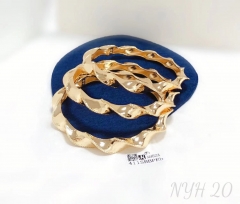 Twist curl polishing bangle set