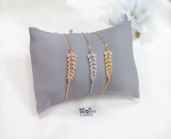 Glossy leaf style bracelet set