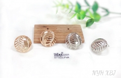 Round model hollow earring