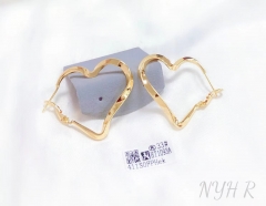 Heart model big hoop earring