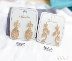 Dazzling bright pendant earring