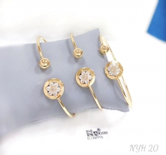 Flower shiny bangle set