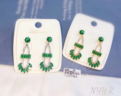 Green zircon exquisite pendant earring