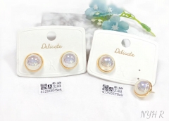 Semicircle pearl shiny stud pearl earring