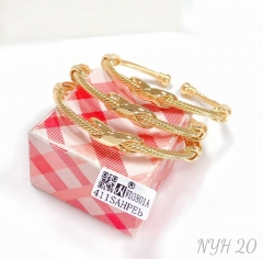 Twist curl style bright bangle set