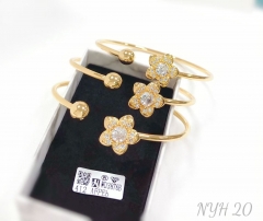 Flower shape exquisite bangle set