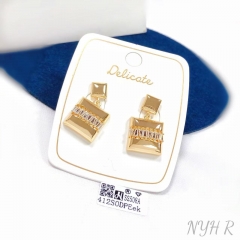 Square shape pendant earring