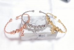 Classic LV shape fashion bangle set