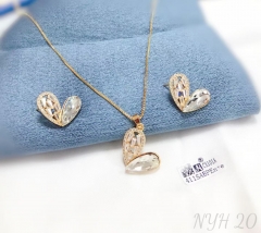 Heart model dazzling earring necklace set