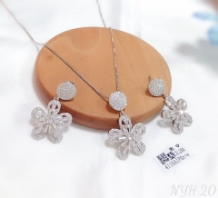 Dazzling flower pendant earring necklace set