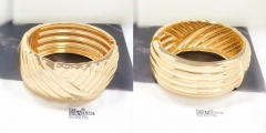 Stripe style bright gold/silver bangle