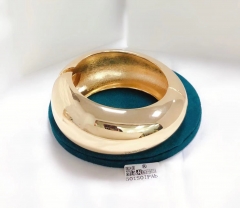 Smooth big bangle