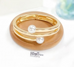 Concise shape pearl bangle