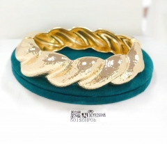 Exquisite stripe style gold/silver bangle