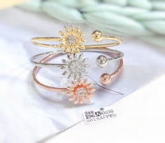 Chrysanthemum shape gorgeous bangle set