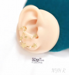 Star model gorgeous ear clip