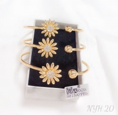 Chrysanthemum shape gorgeous bangle set