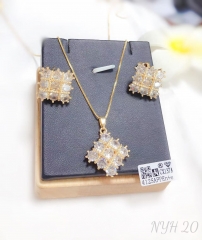 Square crystal shape gold/silver earring necklace set