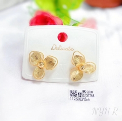 Clover model exquisite earring