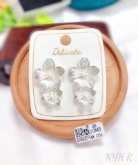 Gorgeous flower shaped hot sale earrings