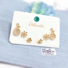 Flower shaped trendy gold/silver stud earrings