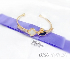 Four-leaf Clover Swan Shape Fashion Bangle