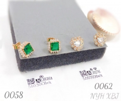 Square heart-shaped zircon stud earrings