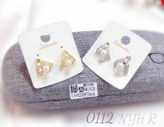 New triangular pearl earrings