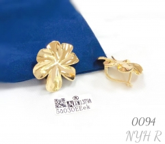 Gold-plated ear studs made of copper