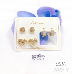 Simple gold heart earrings set