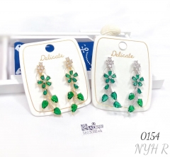 Fashionable and elegant long tassel pendant earrings