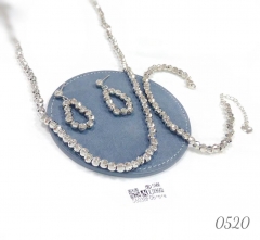 The newly popular silver-plated stud bracelet necklace